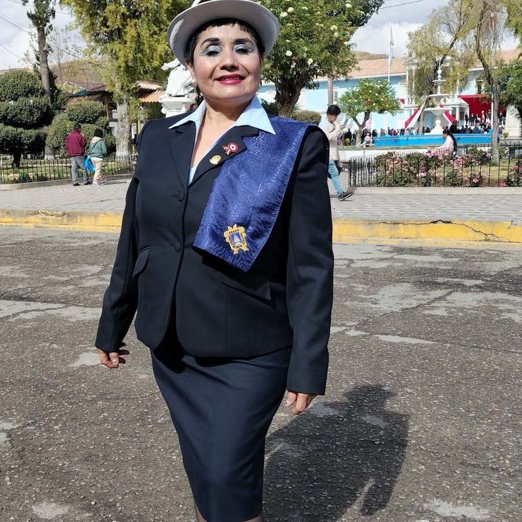 GINA ALICIA ÑAHUIS - Docente